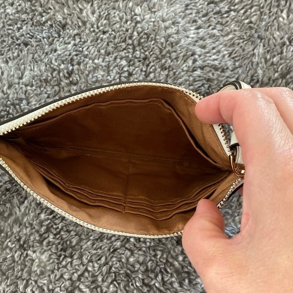 COACH SIGNATURE EMBOSSED LARGE WRISTLET/WALLET/CLUTCH - Picture 5 of 5